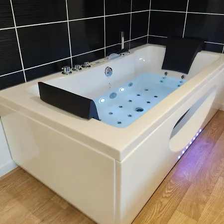 Ng Suitehome Coq Francais Roubaix Extérieur photo